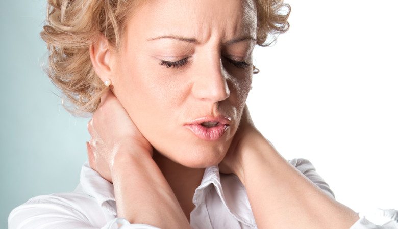 14 Remedios caseros para el tratamiento de cuello rígido rápidamente