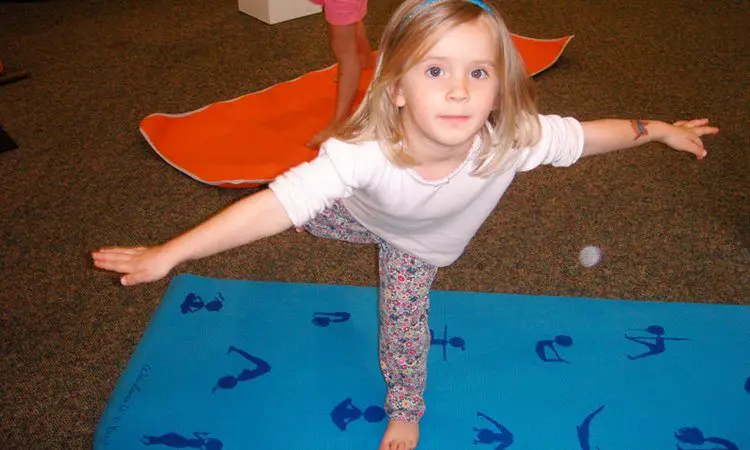 30 Easy To-Do Yoga Poses para Niños