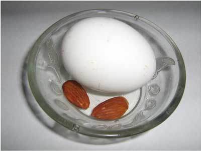 Almond y mascarilla de huevo