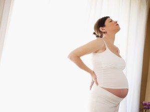 10 maneras de evitar el dolor de espalda durante el embarazo
