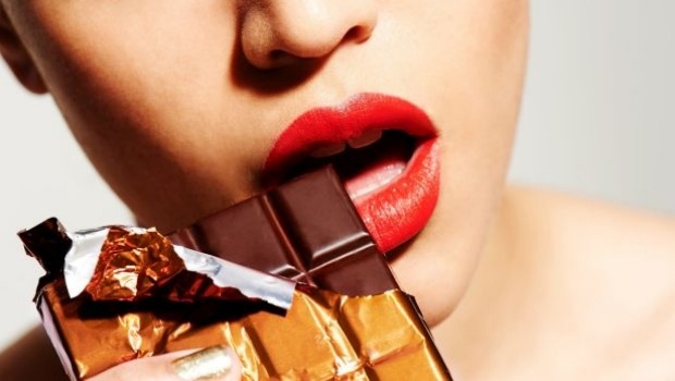 Por qué las mujeres ansían el chocolate