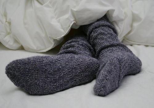 Dormir con calcetines en