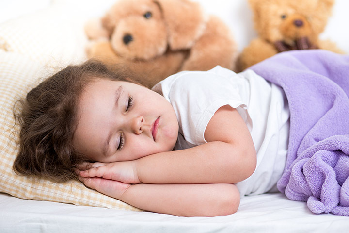 cómo hacer que un niño pequeño duerma durante la noche