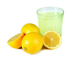 jugo de limón para manchas oscuras