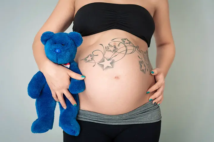 puedes hacerte un tatuaje cuando estás embarazada