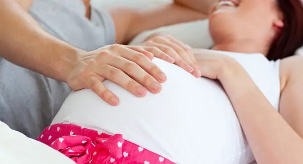 Movimientos del bebé durante el embarazo